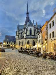 It is situated on the river hase in a valley penned between the wiehen hills and the northern tip of the teutoburg forest. 57 Mein Osnabruck Ideen Osnabruck Osnabruck Germany Stadt Land