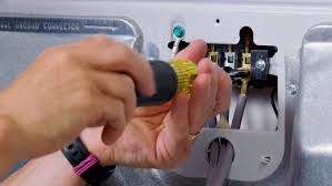 I have read about how to hook up my dryer to a 4 prong to make it match my 4 prong outlet and lucky for me, it sounds like you guys(gals)really know what. How To Use A 4 Prong Dryer Cord With A 3 Slot Outlet