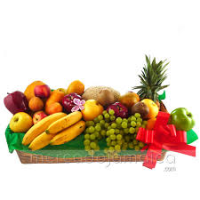 Ver más ideas sobre canasta de frutas, arreglos de frutas, arreglos frutales. Arreglos De Frutas En Canasta De Carrizo Con Frutas De Temporada Mercado Jamaica