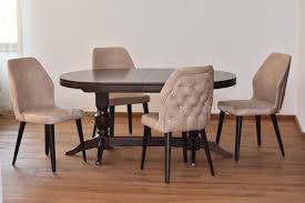 Български трапезни столове изработени от естествено дърво с разнообразни форми и дизайни, отговарящи на изискването да са удобни и здрави. Stol Kreslo Efes
