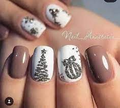 Apply top coat on all the nails. 65 Best Christmas Nail Art Ideas For 2020 For Creative Juice