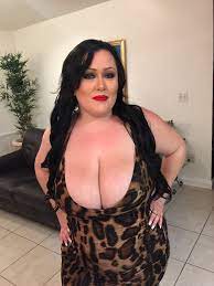 Plumper Pass on X: 7 years in the making Bunny De La Cruz is back @  t.coNRCuyTH6rc Dec 25th Are u Ready #BreakTheInternet  t.co45rYTPP5pq  X