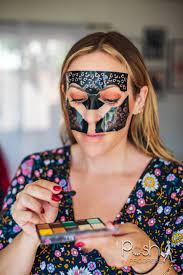 how using simple face paint stencils