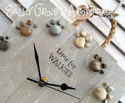 Driftwood Style Dog Lover S Clock