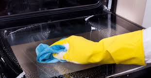 How To Properly Clean The Oven On My