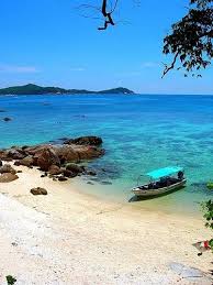 Shown in this gallery are photos of the scenic town of kota bharu, capital of the kelantan state, photos the. Pulau Perhentian Besar A Small Island Off The East Coast Of Peninsular Malaysia Peninsular Malaysia Small Island East Coast