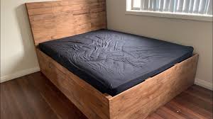 many pallets for a queen bed frame