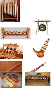 Melihat berbagai macamnya alat musik tradisional indonesia maka bisa dikatakan bahwa indonesia sangat kaya dengan harta kebudayaannya. Alat Muzik Tradisional