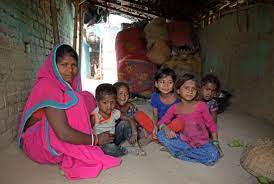 India's struggling mothers burdened by growing population - UCA News