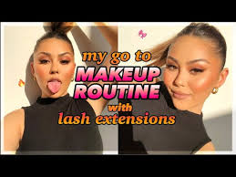 wear eyeshadow with lash extensions