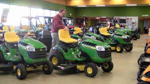 The company's administrative center is located in moline, illinois. John Deere E 100 Series Lawn Tractors Buyer S Guide Youtube
