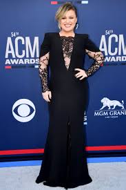 Kelly Clarkson Mistaken For Seat Filler At Acm Awards Ew Com