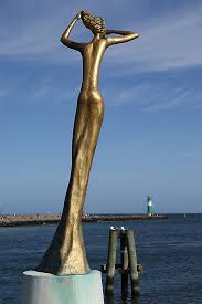 Behind the sculpture 'esperanza' (span. Esperanza Foto Bild Wasser Ostsee Meer Bilder Auf Fotocommunity