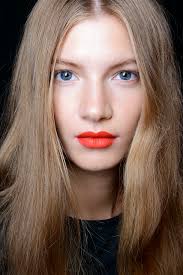 wear bold matte lipstick in the summer
