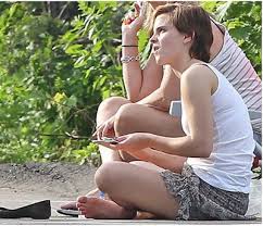 pictures of emma watson without makeup
