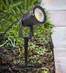 Solar Vs Low Voltage Landscape Lighting Which Is Best For You
