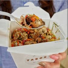 Nasi kotak kekinian di jakarta ini menyajikan nasi dengan ayam yang dibuat secara istimewa. Praktis Dan Kekinian Aneka Lunch Box Di Jakarta Ini Siap Amankan Perut Lapar