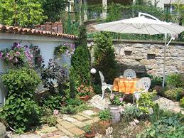 100 интересни и красиви идеи за градина и двор. V Golemiya Svyat Na Malkiya Dvor Ksha I Gradina