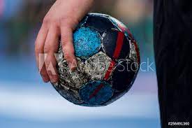 Ligue francophone de handball en belgique. Player Holding The Ball For Handball Foto Poster Wandbilder Bei Europosters