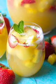 sparkling strawberry pineapple punch