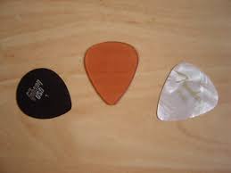 This is generally not advised since it makes it harder to manipulate the pick quickly and accurately, but it does provide a. Plectrum Wikipedia