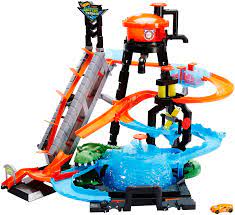 You can even turn it into a full blown beach day from home with bathing suits and setting up towels and an umbrella if you'd like. Amazon Com Hot Wheels City Car Wash And Giant Gator Toys Games