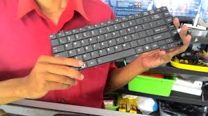 Keyboard adalah satu bagian laptop yang paling penting, namun sayangnya juga paling gampang rusak (atau setidaknya rusak sebagian). Toshiba Satellite Nb10 A Nb10 T Reassembly By Taktiktop Com