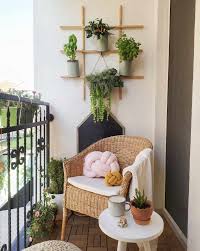 25 small apartment balcony ideas with