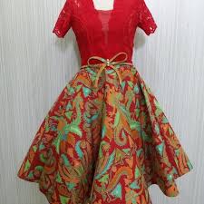 Modern batik dress is very fit to be used to attend a wide range of events or invitations that are formal or semiformal such as weddings, moslem clothes, modern moslem clothes, clothes robe, moslem. Terjual Batik Pesta Modern Dress Batik Modern Mekar Merah Drs Mekar Rr1784 Kaskus
