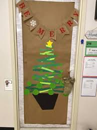 christmas door decorating for