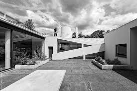 the villa savoye by le corbusier architect