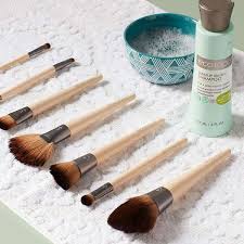 best makeup brush cleanser for