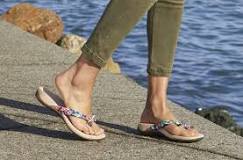 how-should-an-open-toe-sandal-fit