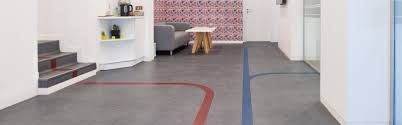Саморазливна замазка за изграждане на силно натоварени подове и изравняване на подове с дебелина на слоя от 4 до 50 mm. Samorazlivna Zamazka Ultraplan Renovation M2 Interior Exterior Solutions