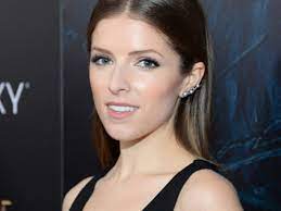 anna kendrick into the woods red