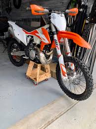 Motorcycle lift wheel vices & chocks. 2021 Dirt Bike Tusk Scissor Lift Stand Review Dirtbike Sam
