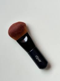 tailored fit face foundation brush