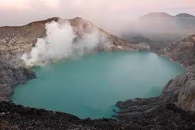 kawah ijen lake and The Best Way to Get to Ijen Crater From Bali