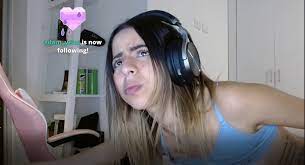 Twitch thot gets fucked while on stream (banned)