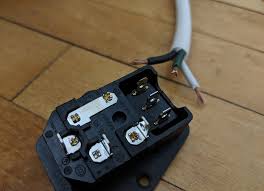 It has just 2 prongs: Power Plug With 3 Prong Switch Wiring Troubleshooting V1 Engineering Forum