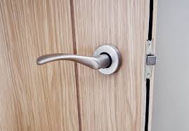 how to fit a door handle cleanipedia uk