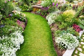 Quel que soit la surface de votre terrain, vous devez d'abord définir le style de votre jardin. Amenagement Exterieur Maison Caen Creation Terrasse Bois Pierre Vire
