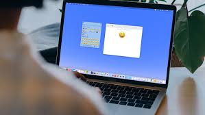 how to open the emoji keyboard on a mac
