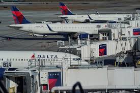 united airlines y delta cancelaron 200