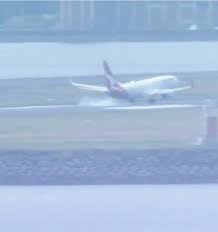 qantas flight after midair mayday call