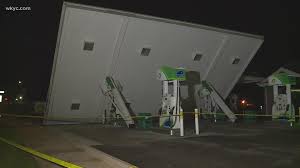 canopy collapses at bp gas station in