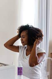 After you shampoo your hair, apply a generous amount of moisturising conditioner to soften it and avoid breakage while combing. 5 Things To Do After Taking Out Braids Ijeoma Kola