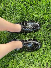 the 6 best gardening shoes of 2023