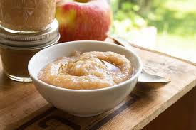 homemade applesauce with maple syrup