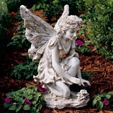 garden statues to add an artistic touch